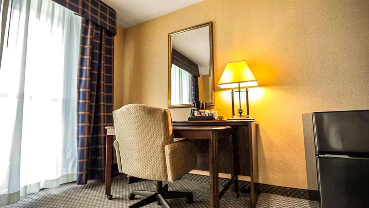 Magnuson Grand & Conference Center Somerset-Bridgewater Экстерьер фото